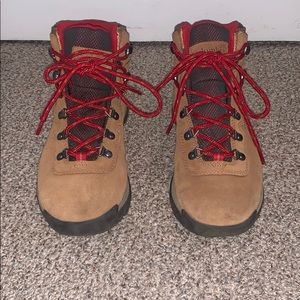 Women's Newton Ridge  Waterproof Hiking Boot/Wide